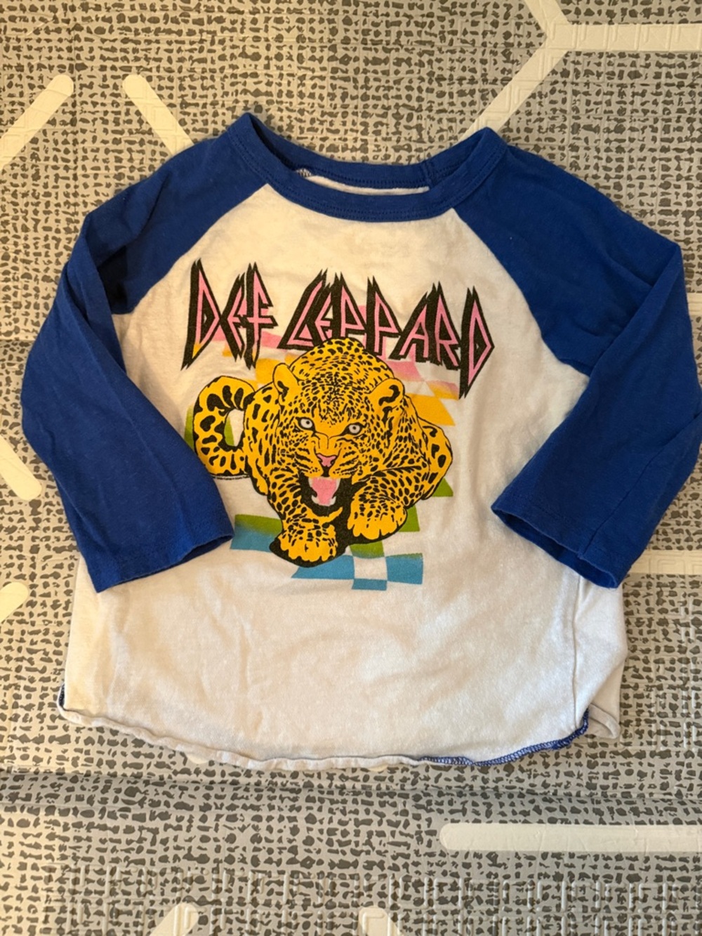 Def Leppard Rowdy Sprout Toddler Graphic Tee size 18-24M